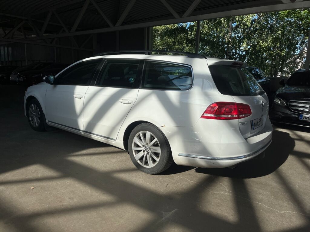 Volkswagen Passat 2012 Valkoinen