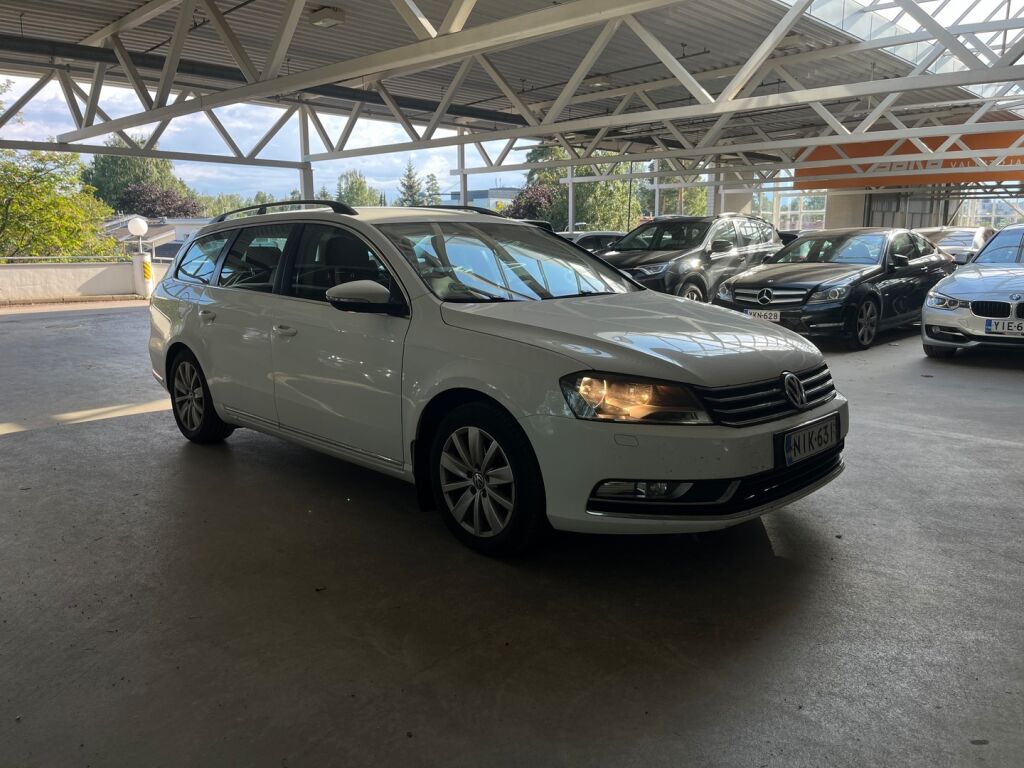 Volkswagen Passat 2012 Valkoinen