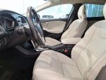 Volvo V40 2012 Musta