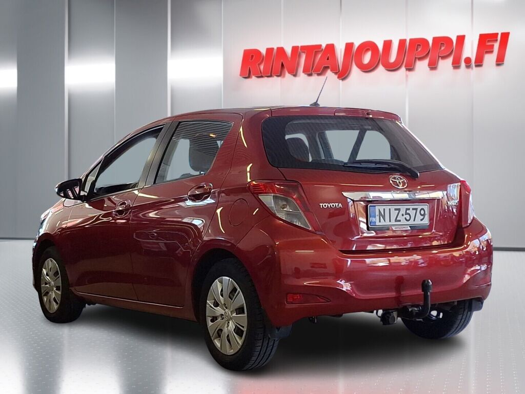 Toyota Yaris 2012 Punainen