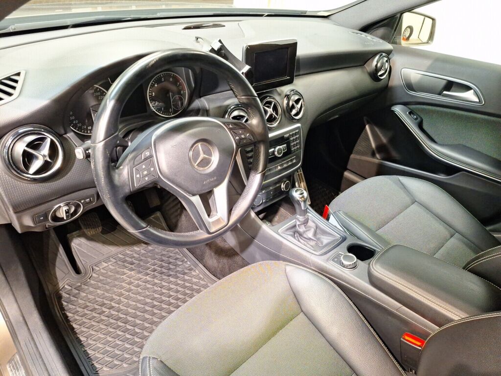 Mercedes-Benz A 2014 Harmaa