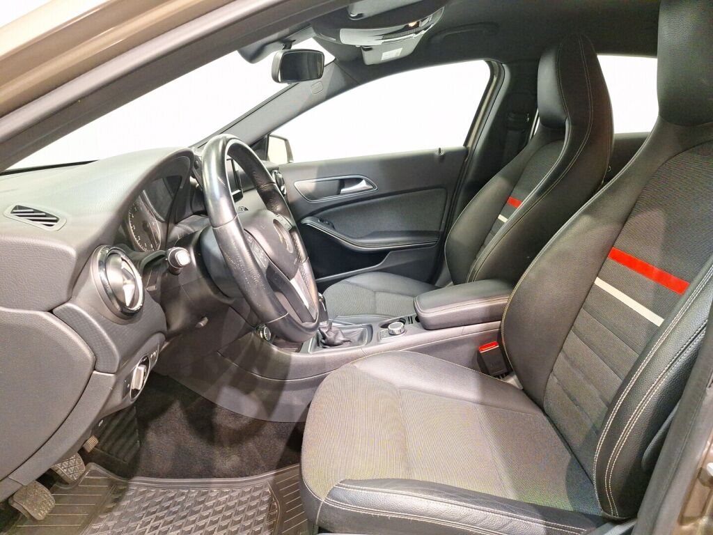 Mercedes-Benz A 2014 Harmaa