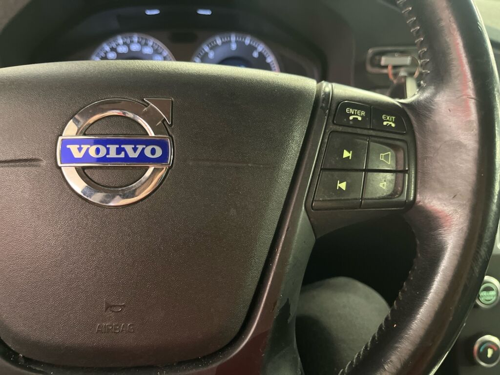 Volvo V70 2009 Musta