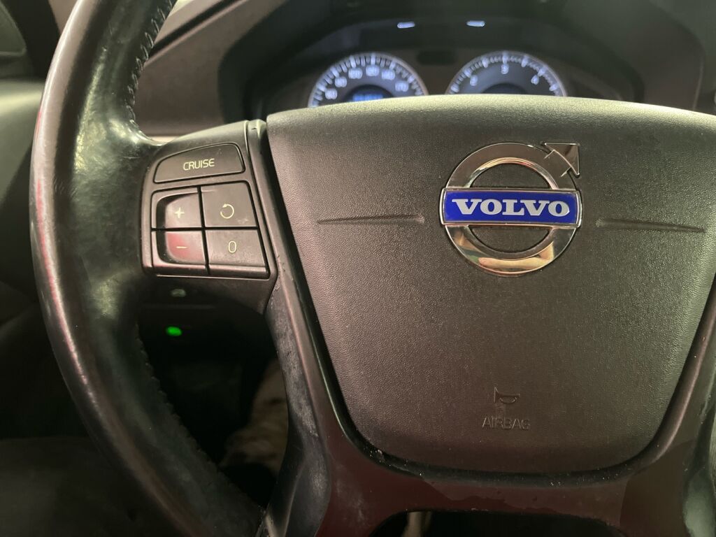 Volvo V70 2009 Musta