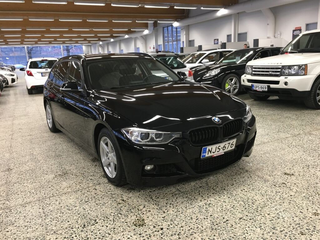 BMW 320 2015 Musta