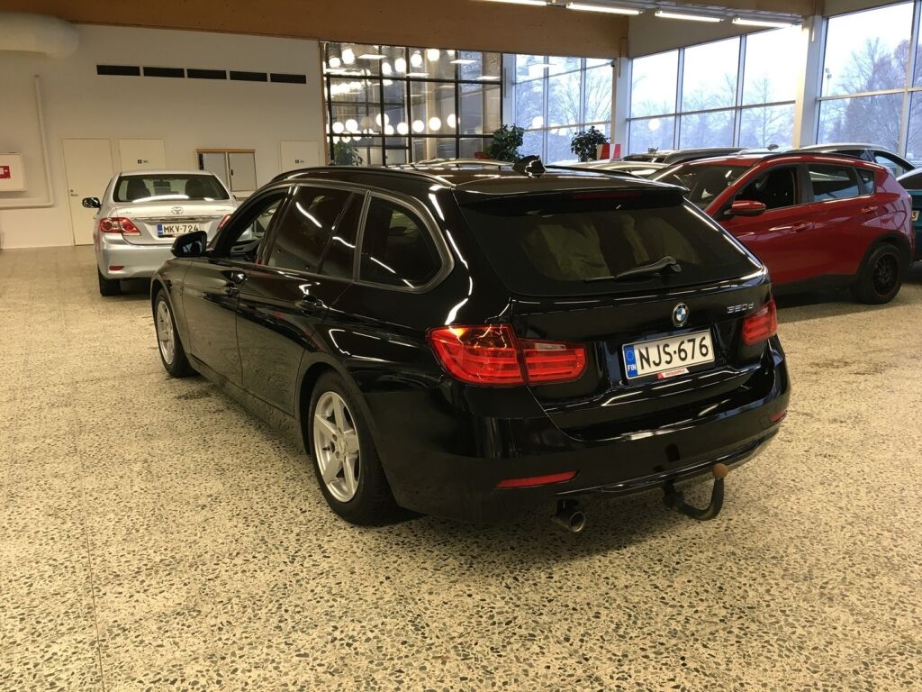 BMW 320 2015 Musta