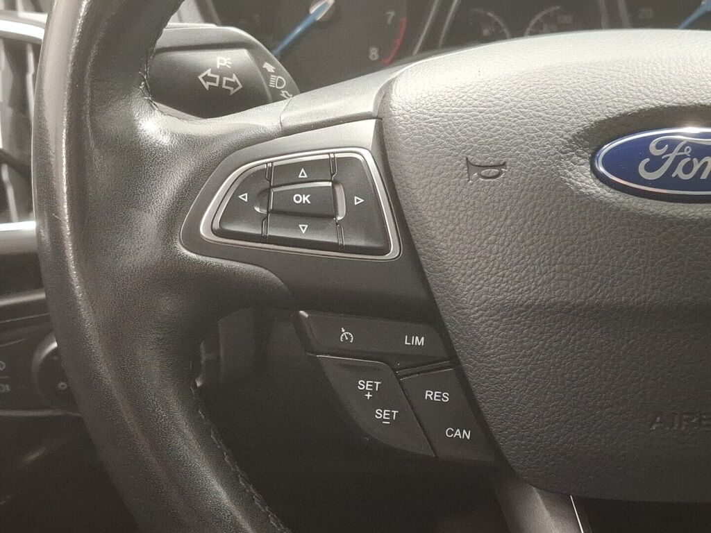 Ford Focus 2016 Valkoinen