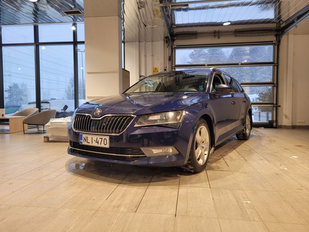 Skoda Superb 2017 Sininen