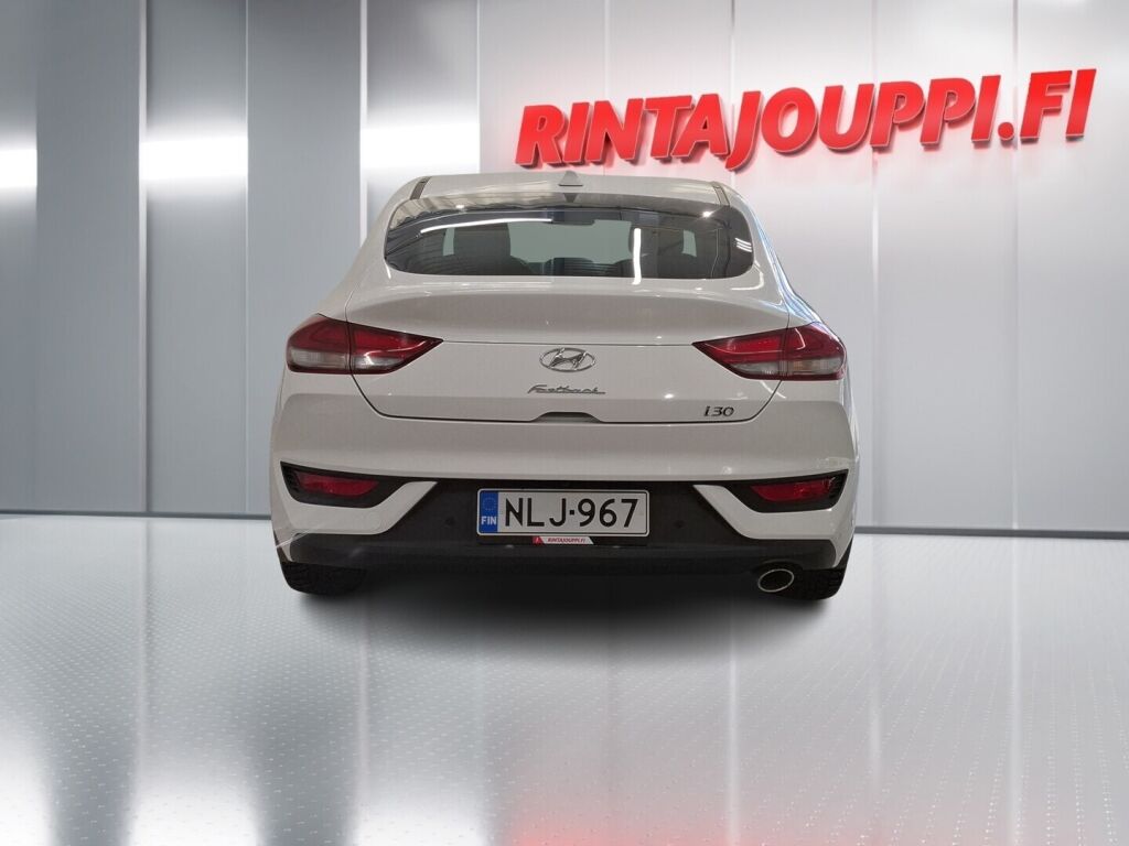 Hyundai i30 Fastback 2019 Valkoinen