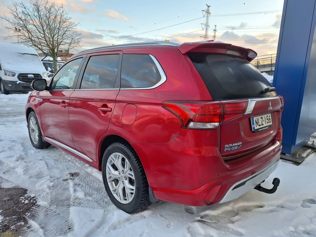 Mitsubishi Outlander PHEV 2020 Punainen