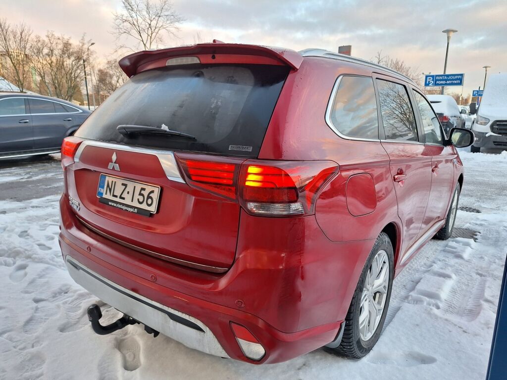 Mitsubishi Outlander PHEV 2020 Punainen