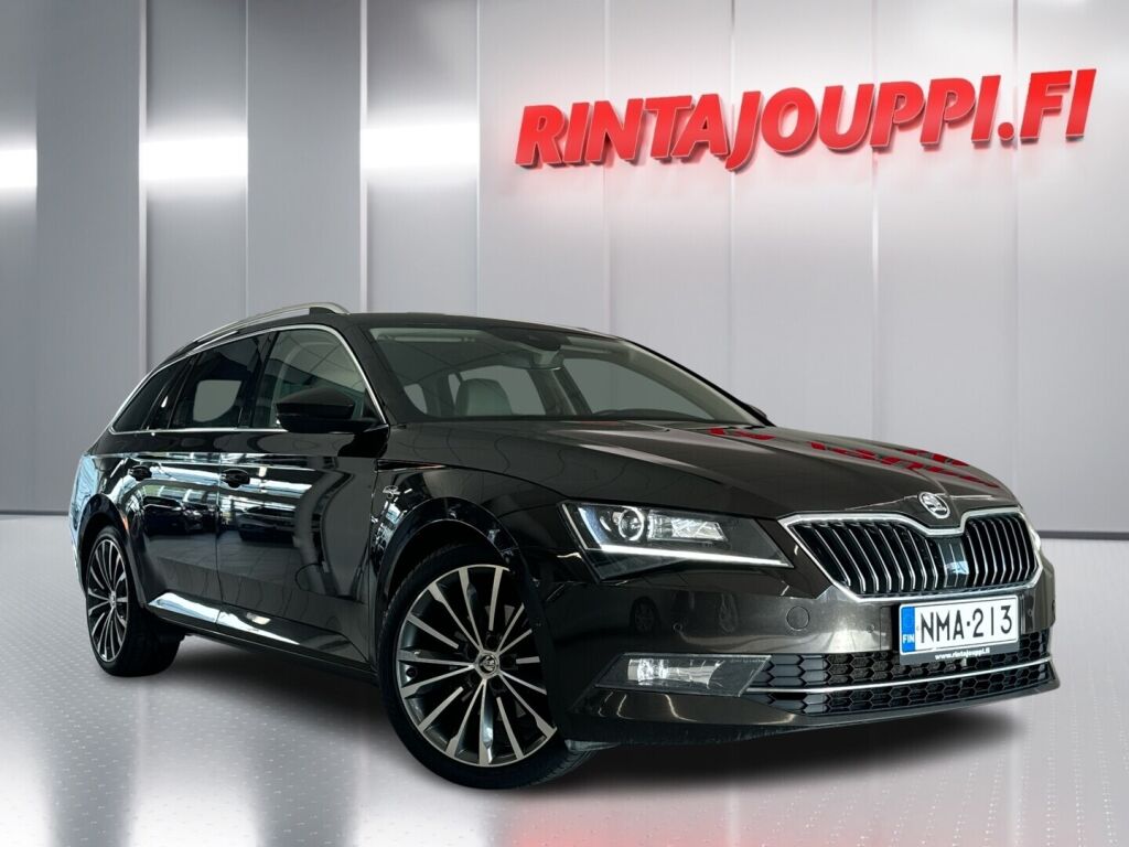 Skoda Superb 2017 Ruskea (beige)