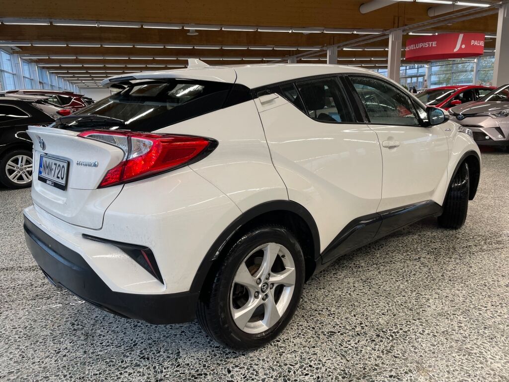 Toyota C-HR 2018 Valkoinen