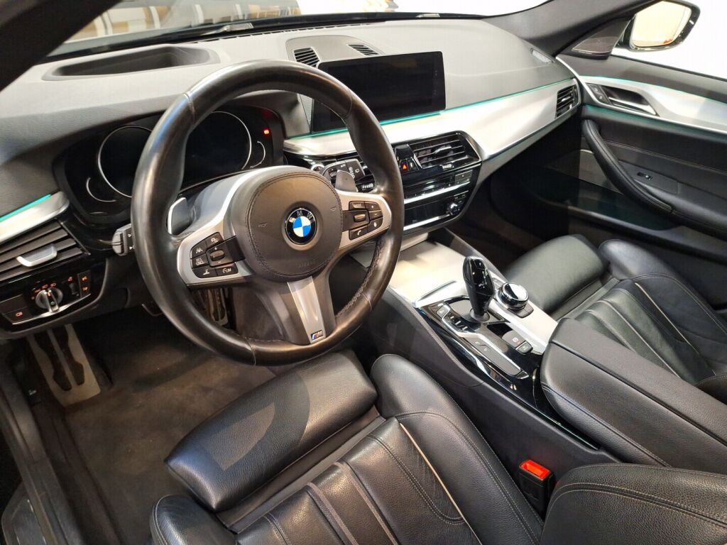 BMW M550D 2018 Musta