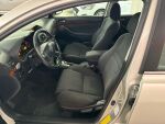 Toyota Avensis 2004 Hopea