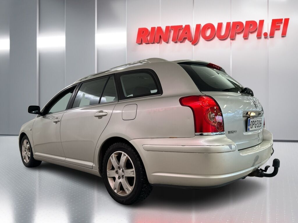 Toyota Avensis 2004 Hopea