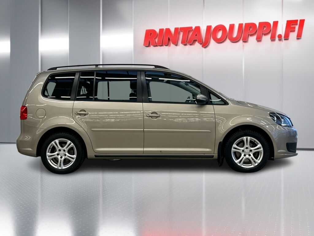 Volkswagen Touran 2013 Ruskea (beige)