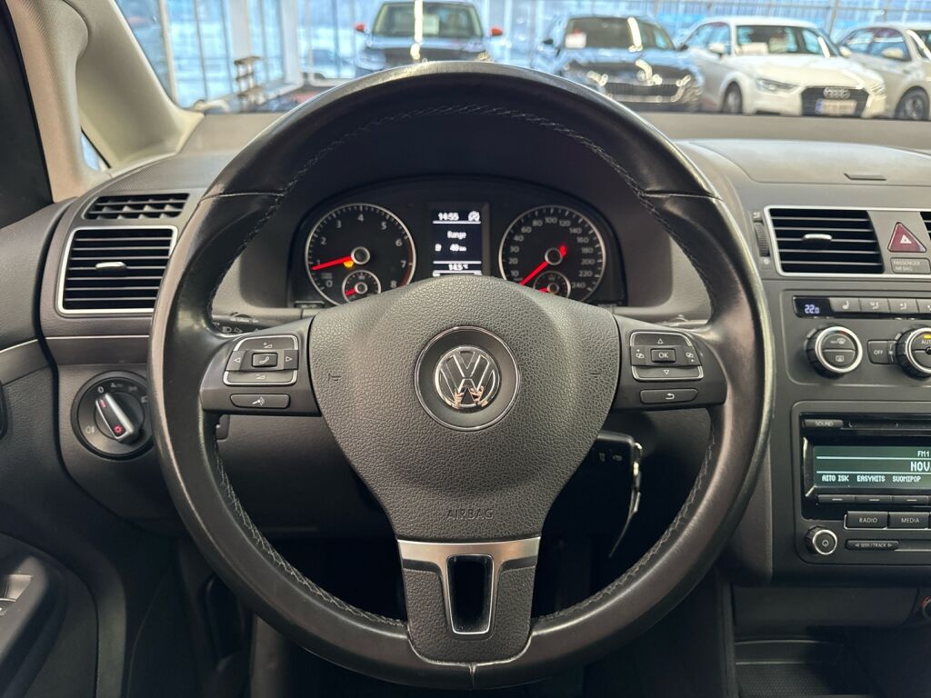 Volkswagen Touran 2013 Ruskea (beige)