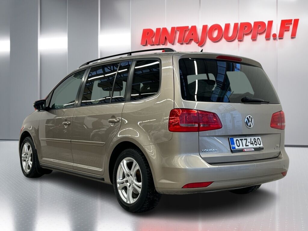 Volkswagen Touran 2013 Ruskea (beige)