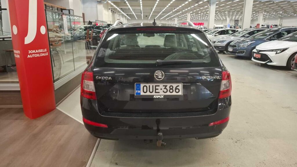 Skoda Octavia 2013 Musta