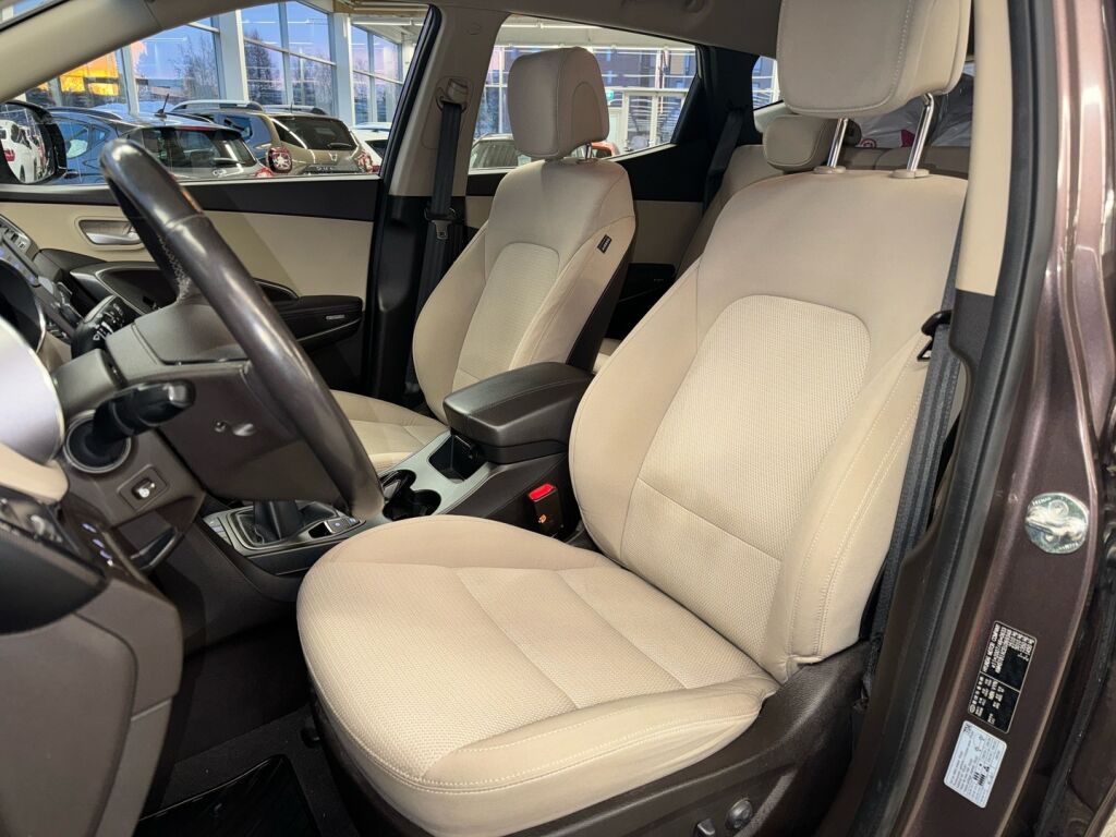 Hyundai Santa Fe 2015 Ruskea (beige)