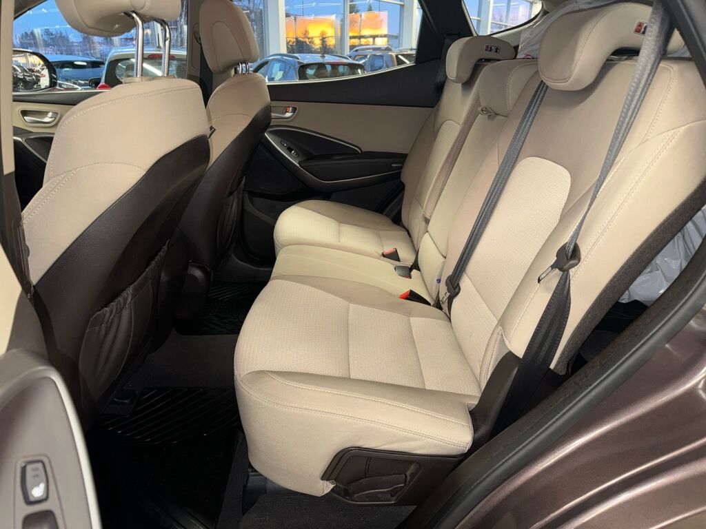 Hyundai Santa Fe 2015 Ruskea (beige)