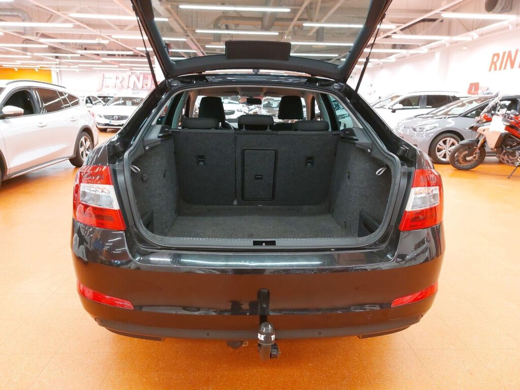 Skoda Octavia 2016 Musta