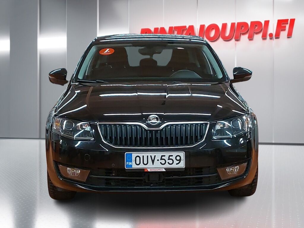 Skoda Octavia 2016 Musta