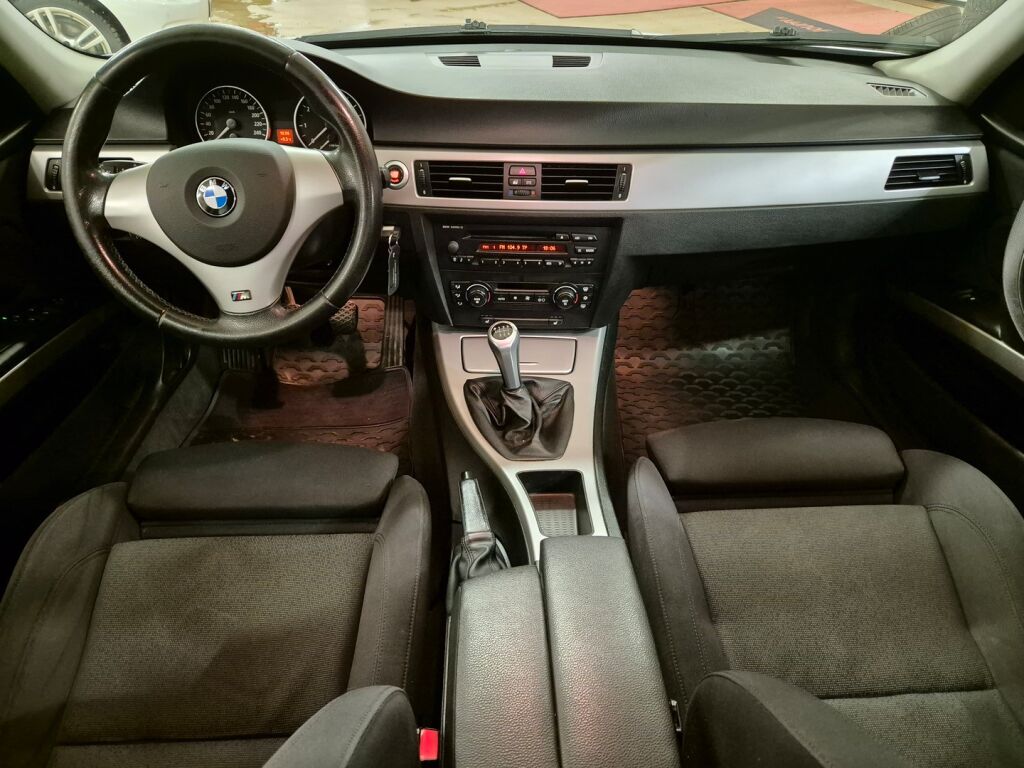 BMW 318 2005 Harmaa