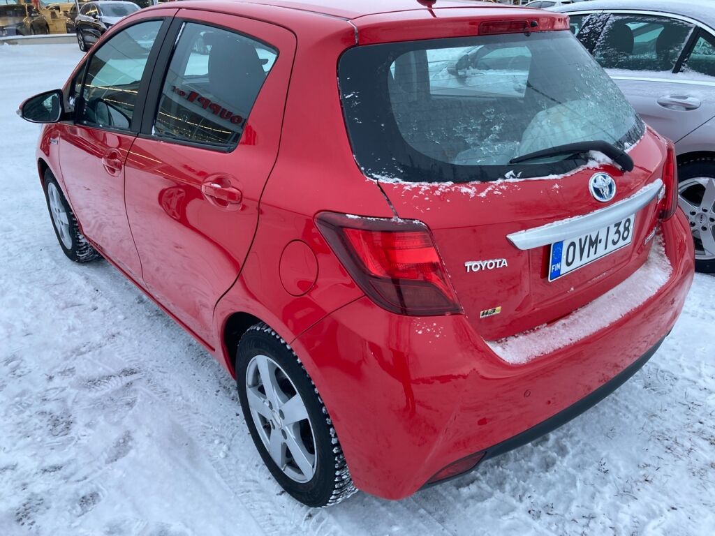 Toyota Yaris 2017 Punainen