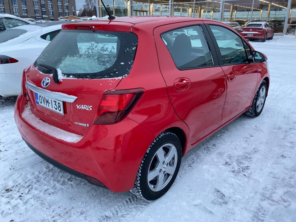 Toyota Yaris 2017 Punainen