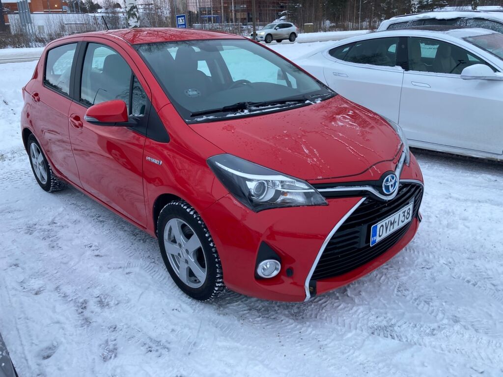 Toyota Yaris 2017 Punainen