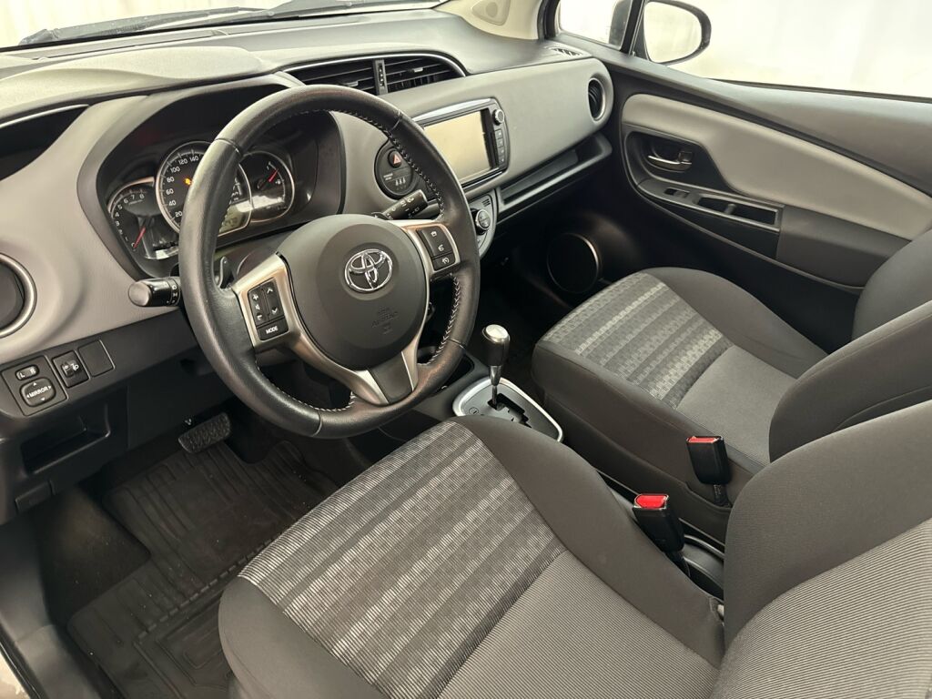 Toyota Yaris 2017 Harmaa