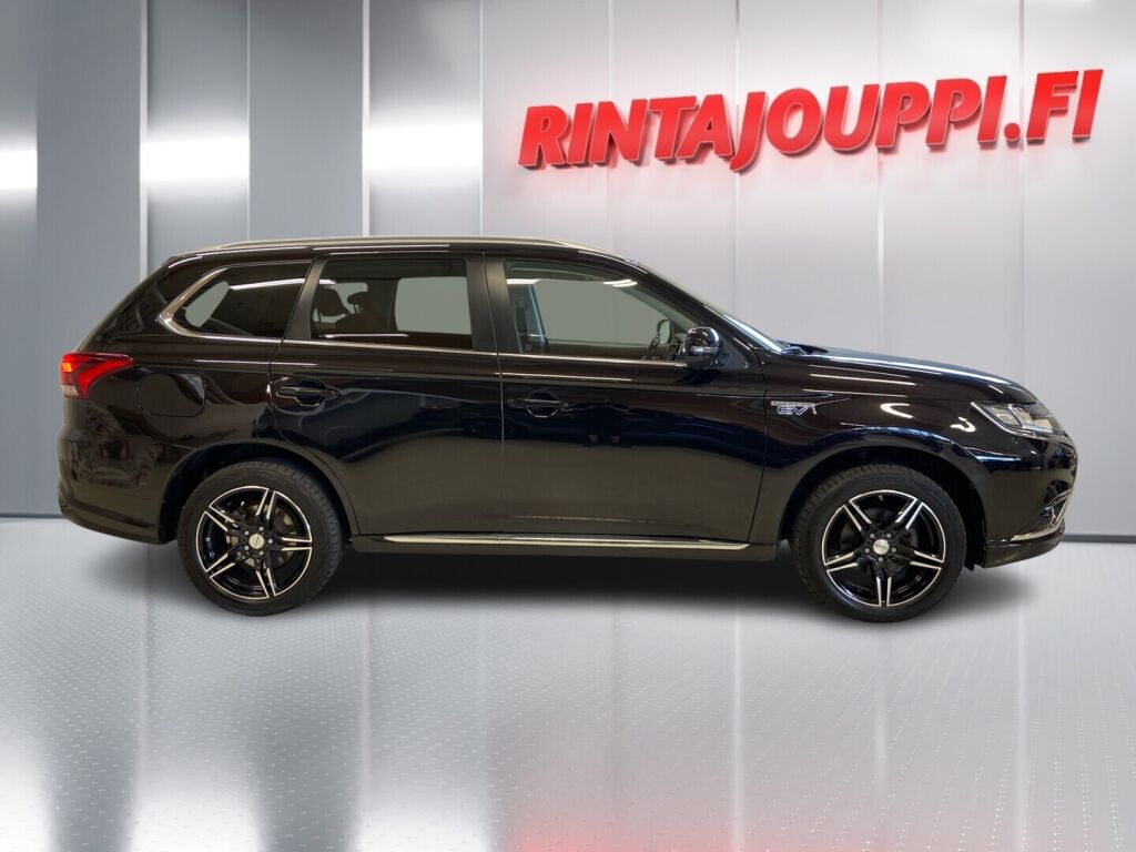 Mitsubishi Outlander PHEV 2015 Musta