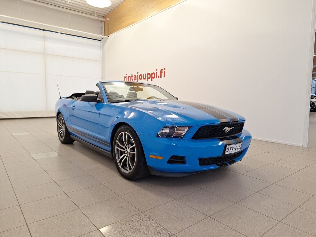 Ford Mustang 2010 Sininen