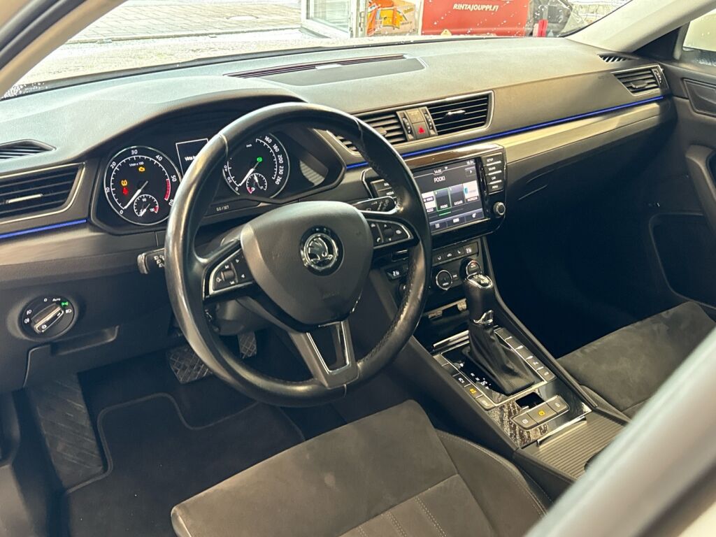 Skoda Superb 2017 Valkoinen