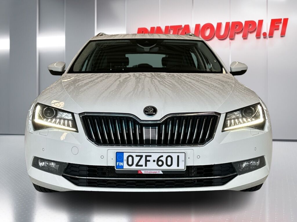 Skoda Superb 2017 Valkoinen