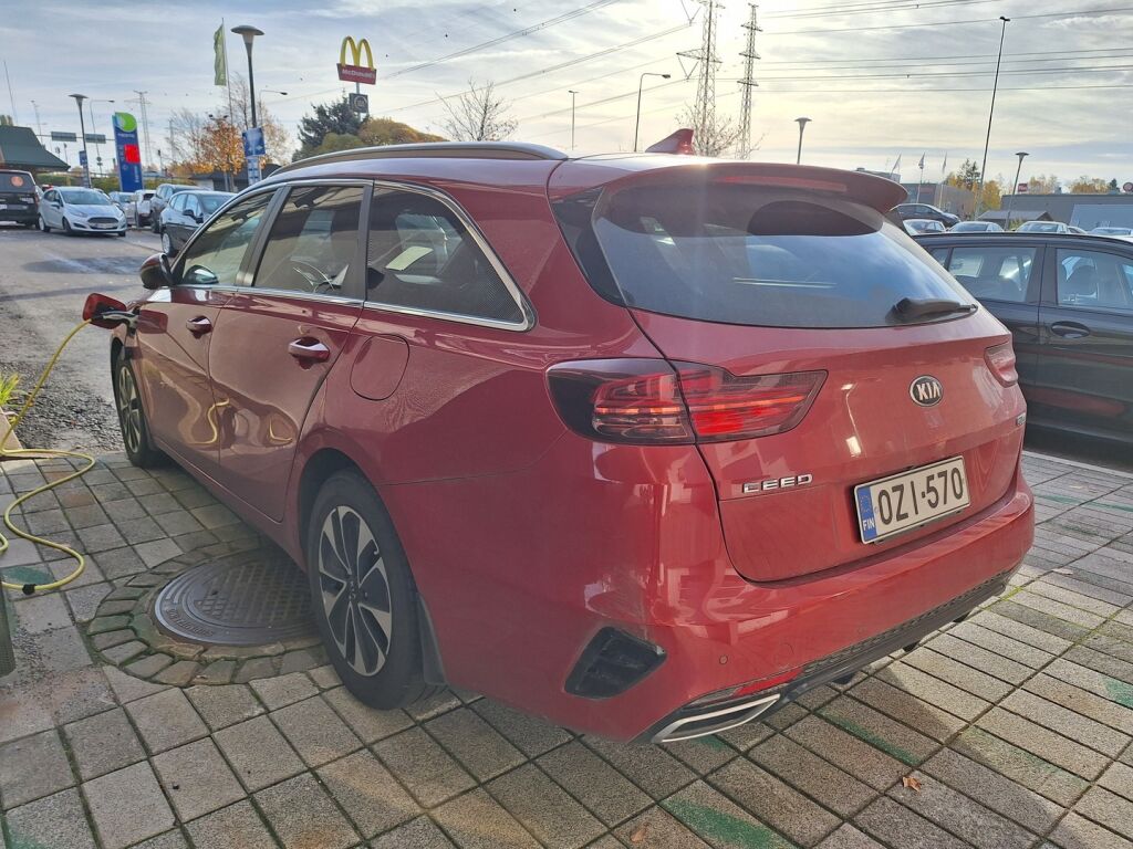 Kia Ceed 2021 Punainen