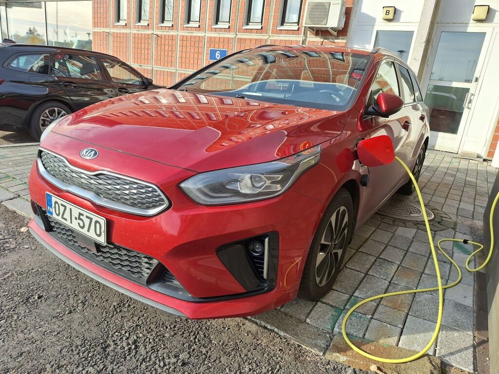 Kia Ceed 2021 Punainen