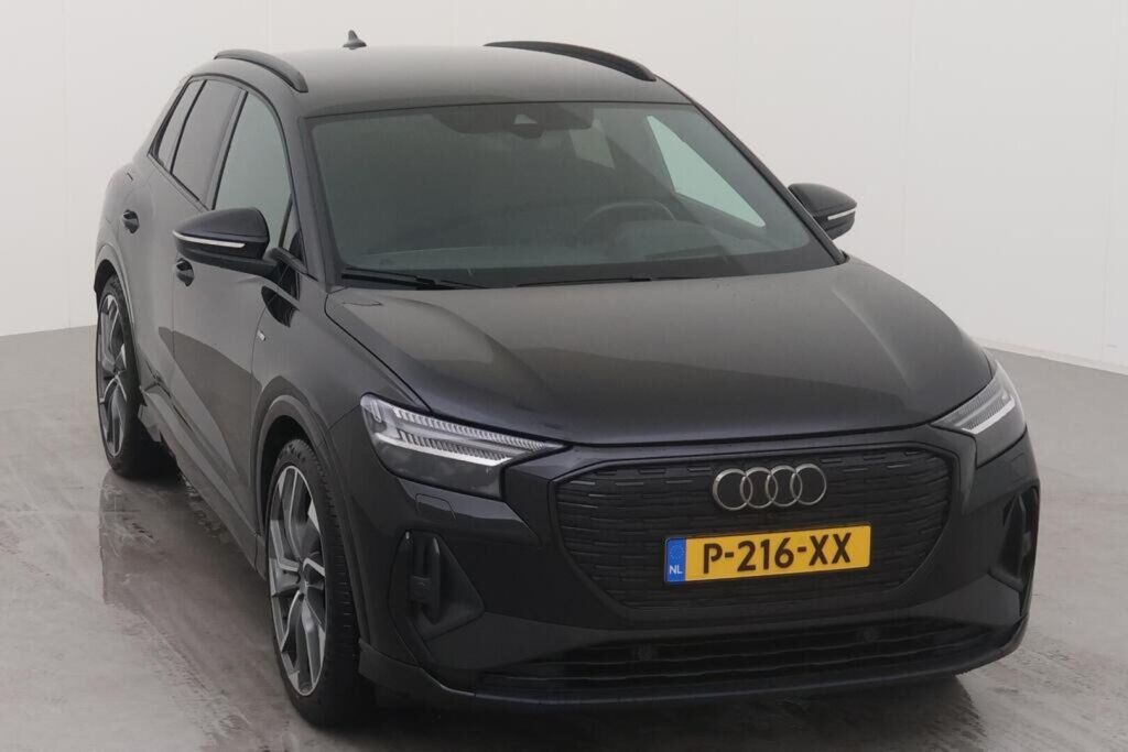 Audi Q4 e-tron 2022 Musta