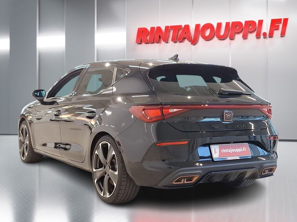 Cupra Leon 2022 Musta