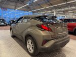 Toyota C-HR 2023 Metalli ruskea