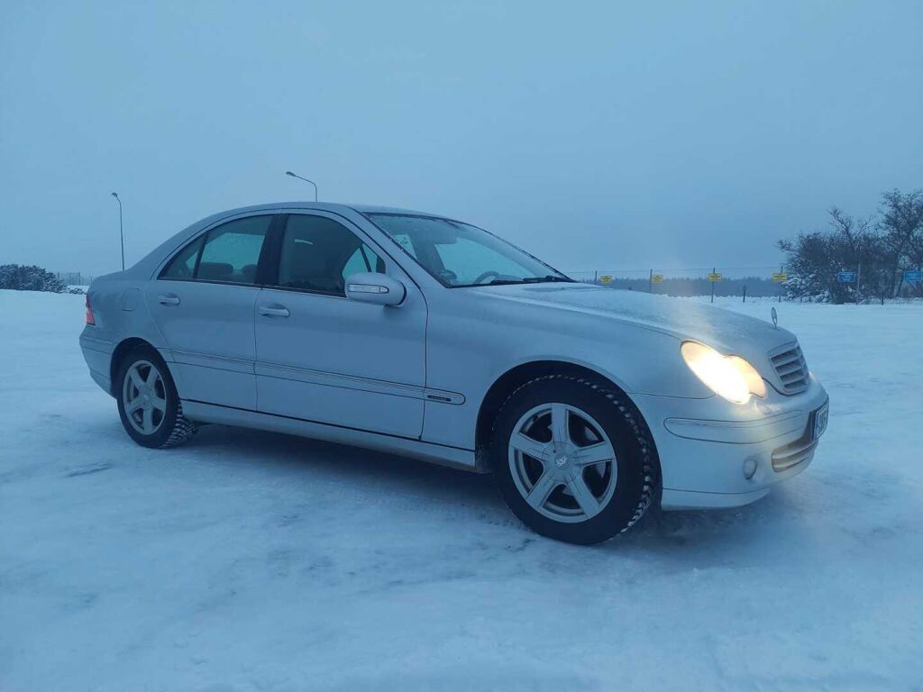 Mercedes-Benz C 2006 Harmaa