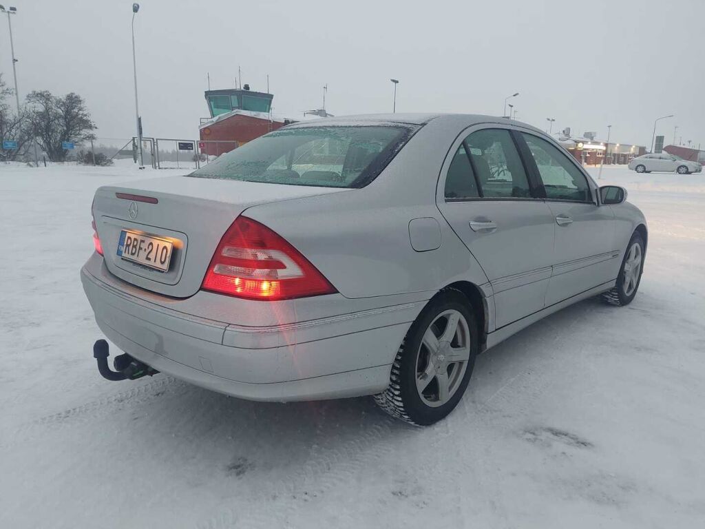 Mercedes-Benz C 2006 Harmaa