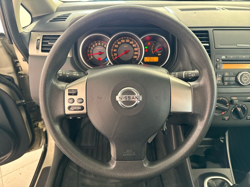 Nissan Tiida 2009 Hopea