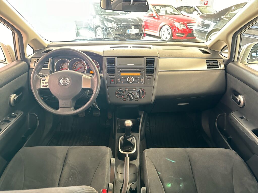 Nissan Tiida 2009 Hopea