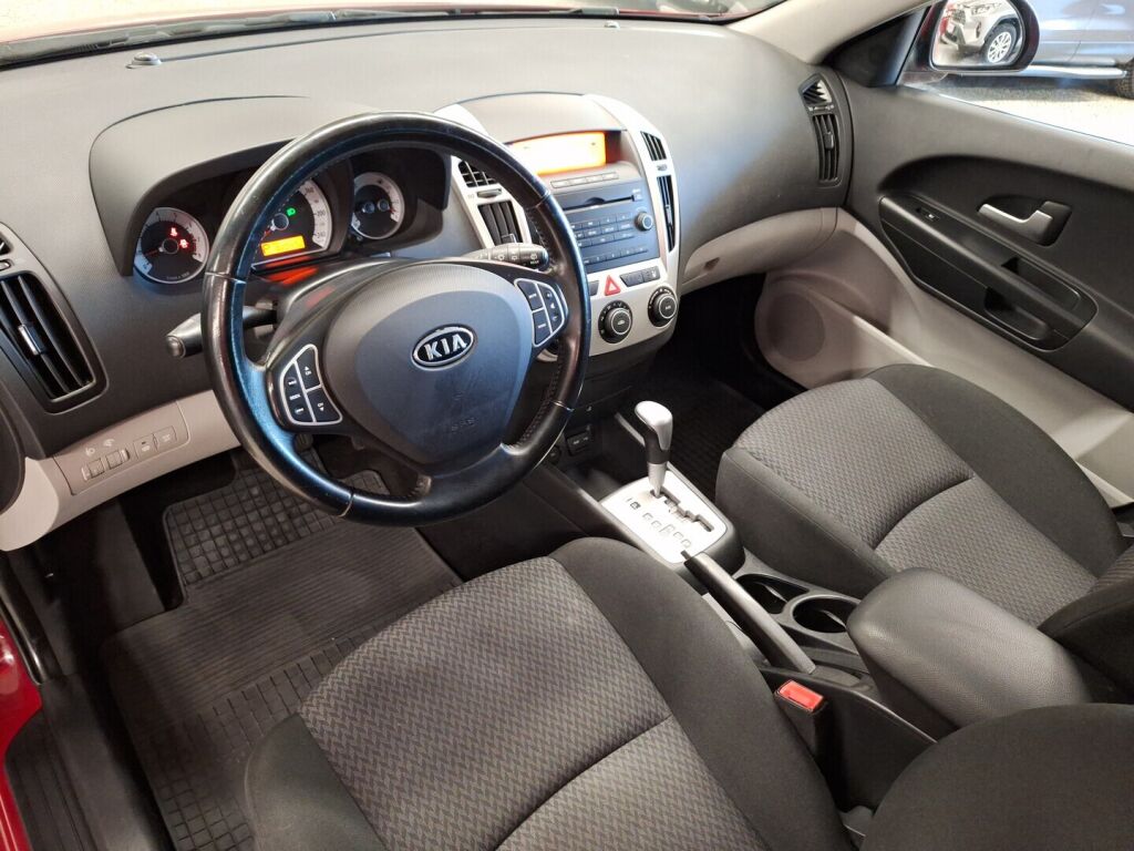 Kia Ceed 2009 Punainen