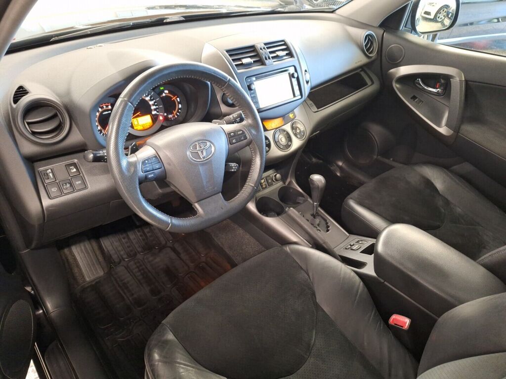 Toyota RAV4 2012 Musta