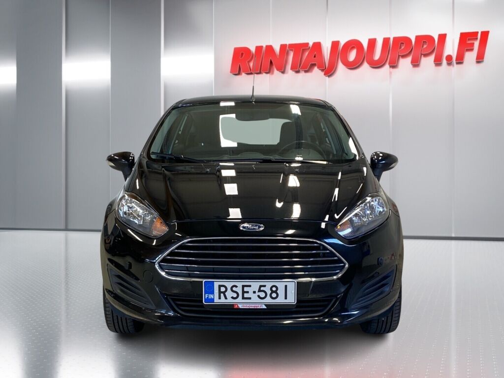 Ford Fiesta 2015 Musta