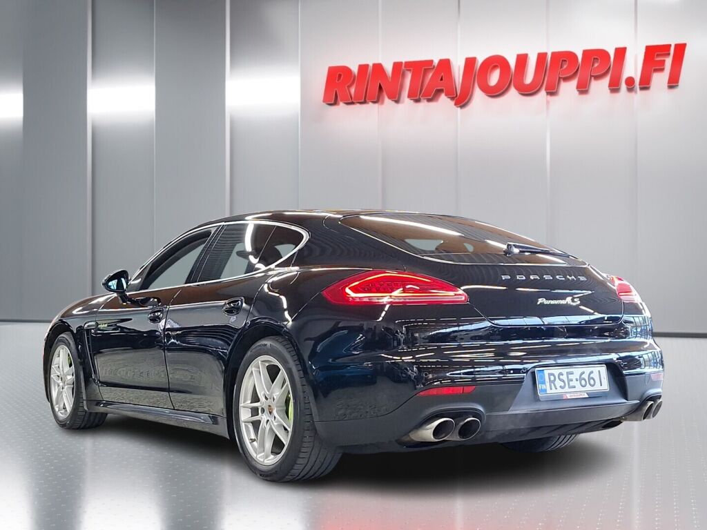 Porsche Panamera 2016 Musta